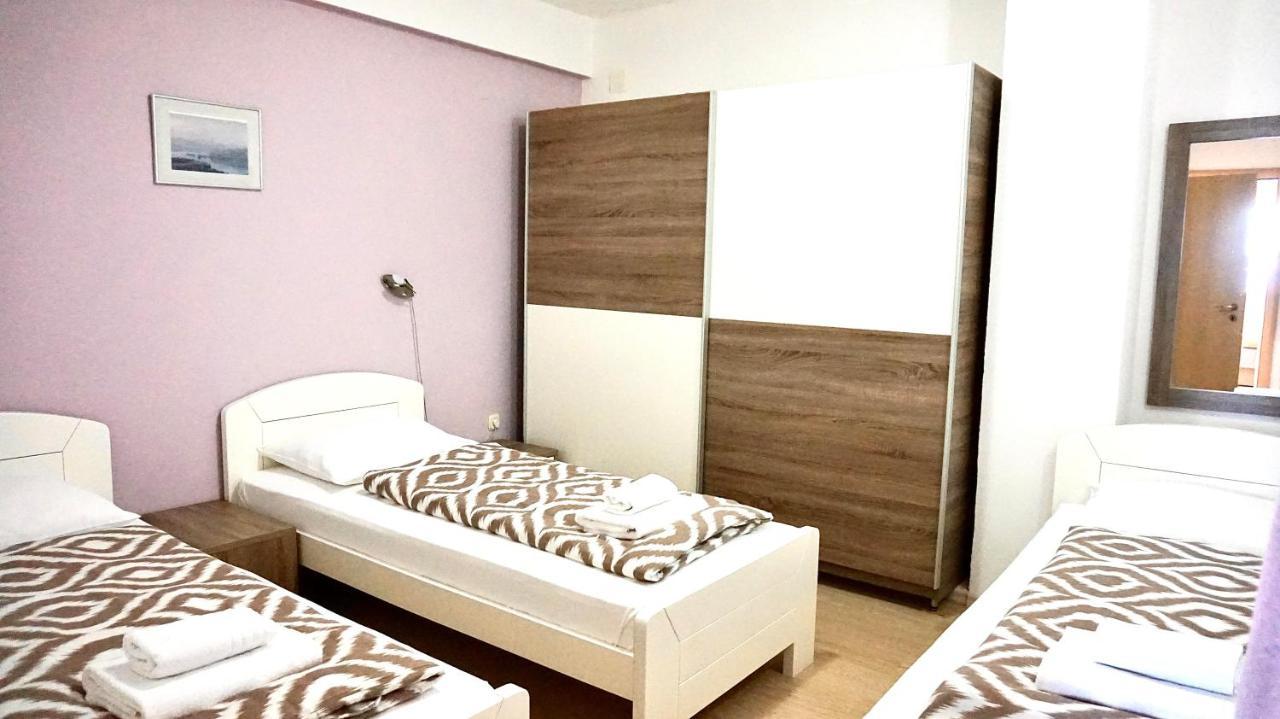 Apartments Maris Starigrad Paklenica Esterno foto