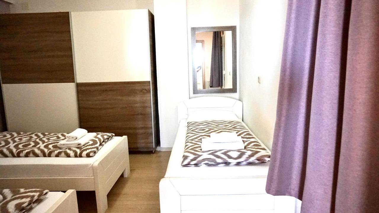 Apartments Maris Starigrad Paklenica Esterno foto