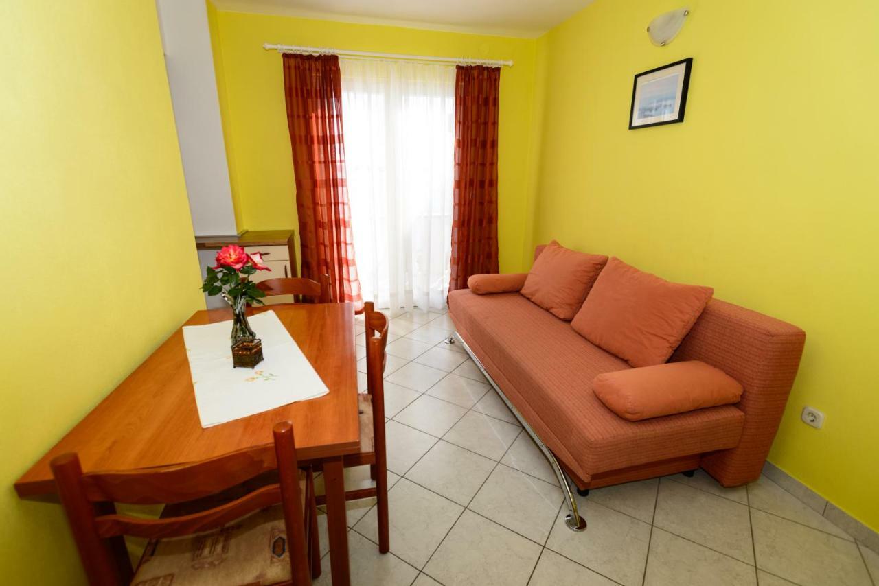 Apartments Maris Starigrad Paklenica Esterno foto