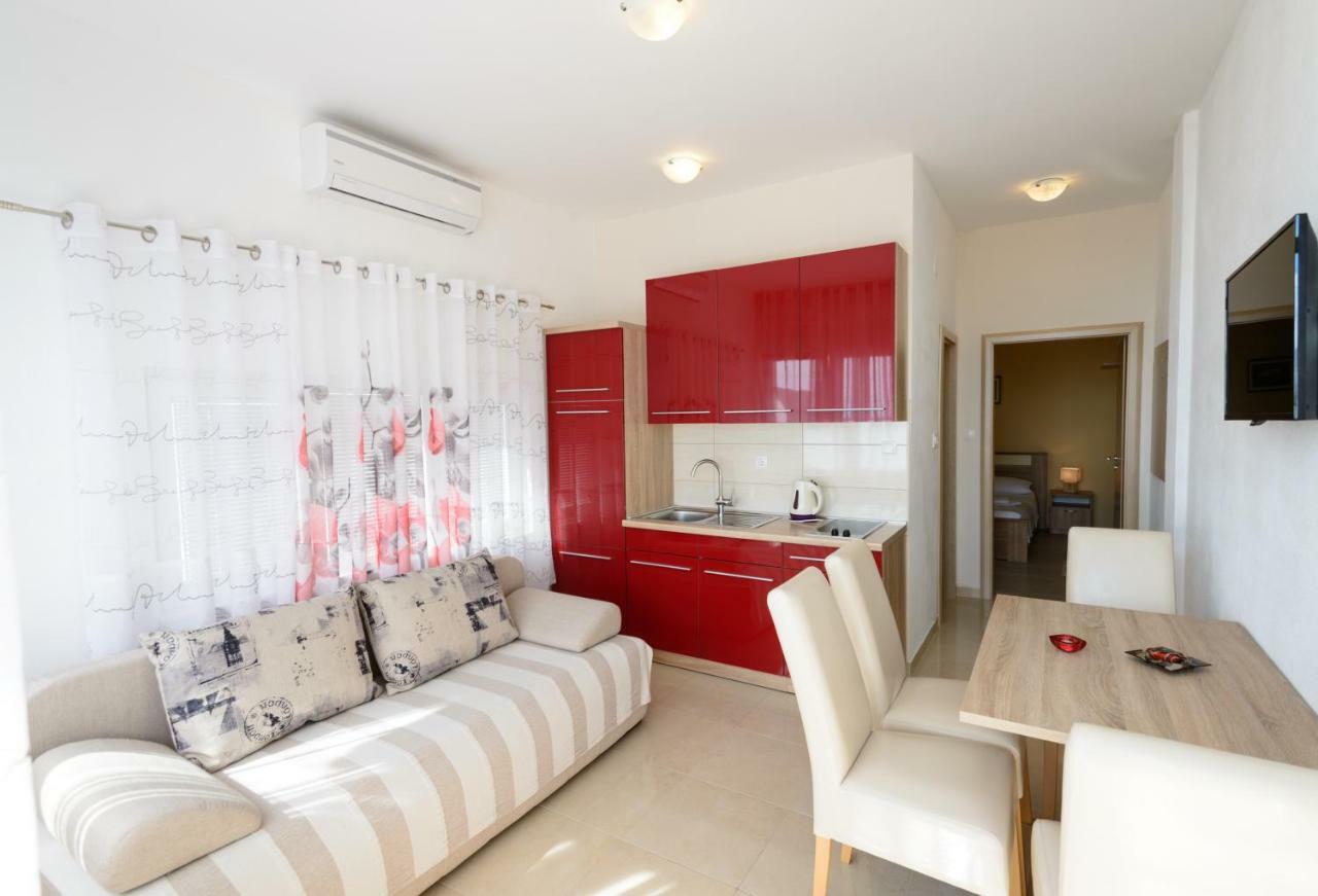 Apartments Maris Starigrad Paklenica Esterno foto